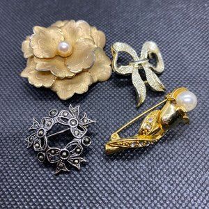 4 Piece Brooch Lot